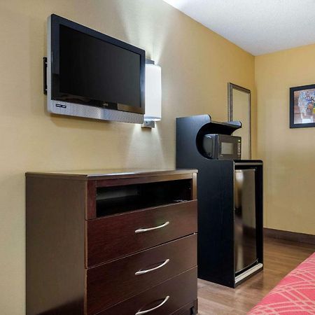 Econo Lodge Lexington Bagian luar foto