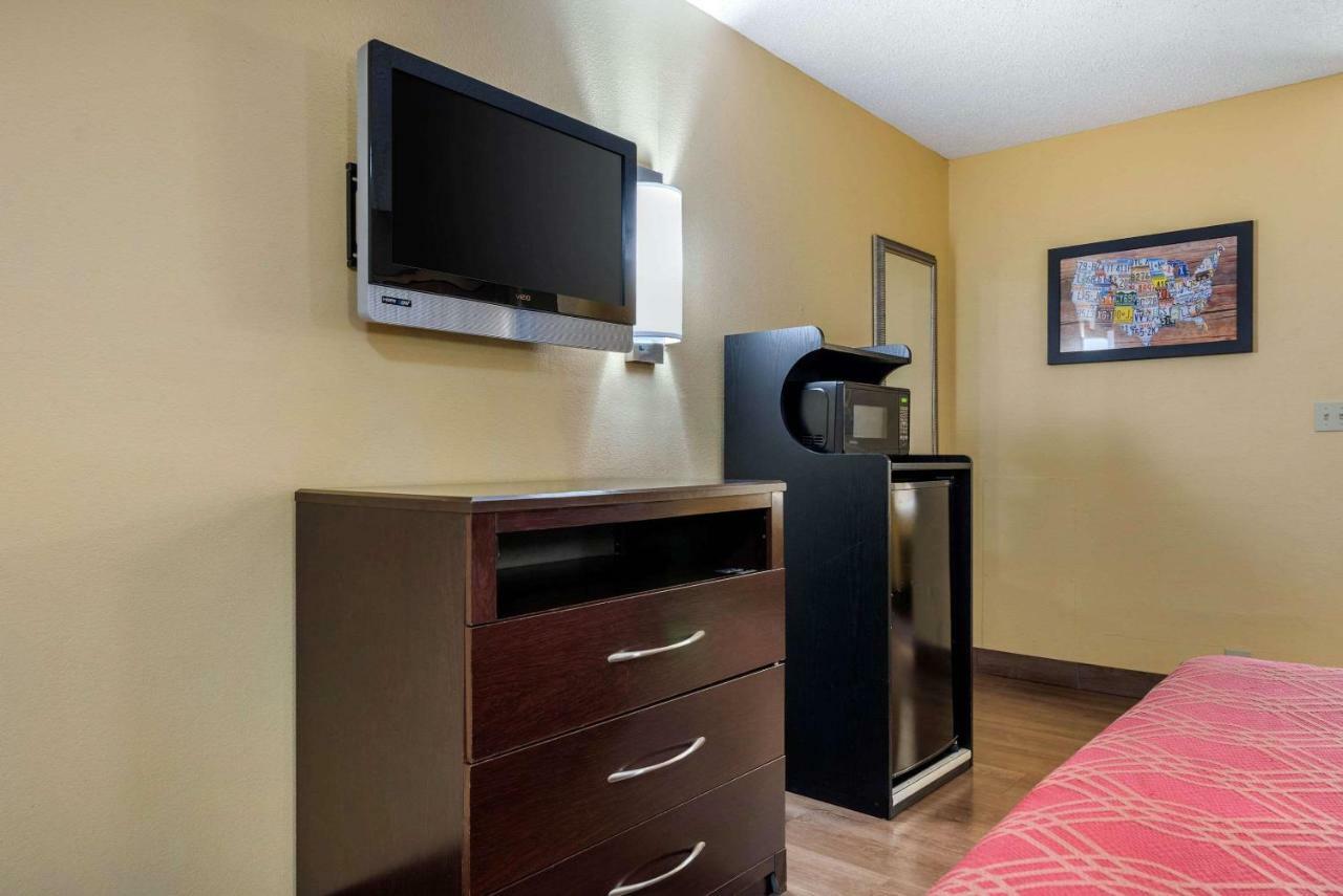 Econo Lodge Lexington Bagian luar foto