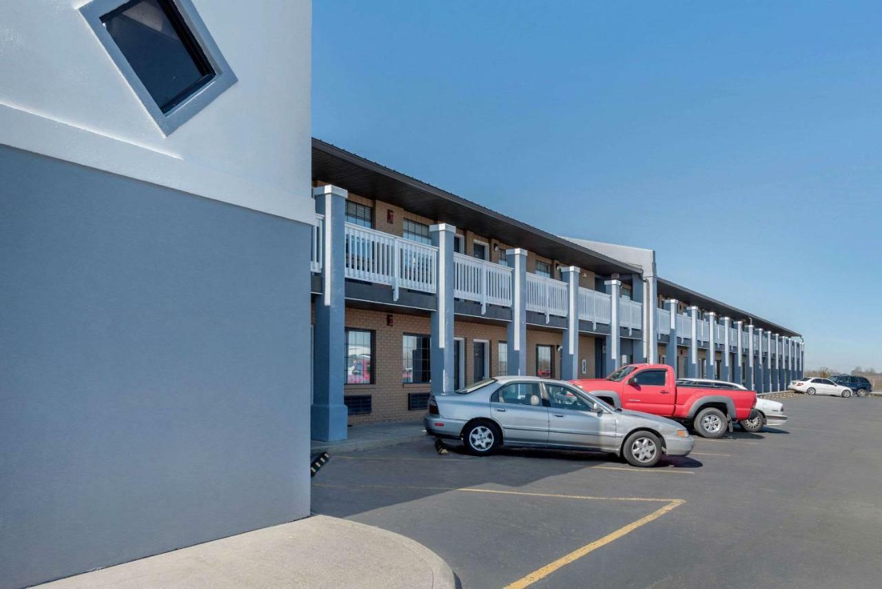 Econo Lodge Lexington Bagian luar foto